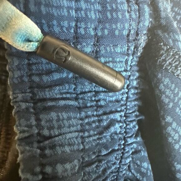 Lululemon Blue Patterned Pace Breaker Shorts‎ Men’s S 7.5” Read - Picture 8 of 11